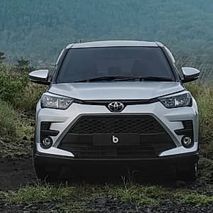 Toyota Raize front view